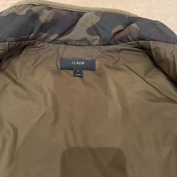 Woman’s JCrew Down Vest - Picture 5 of 6